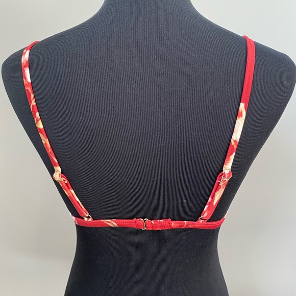 Chelsea & Violet Red Floral Swimsuit Top Large - Picture 8 of 8